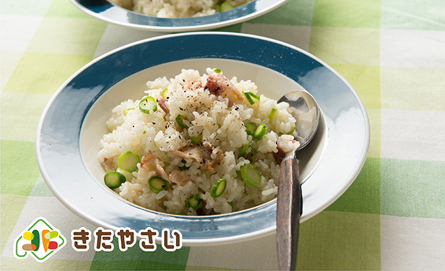 アスパラとベーコンの炊きこみピラフ